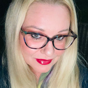 Meet your Posher, Nadene